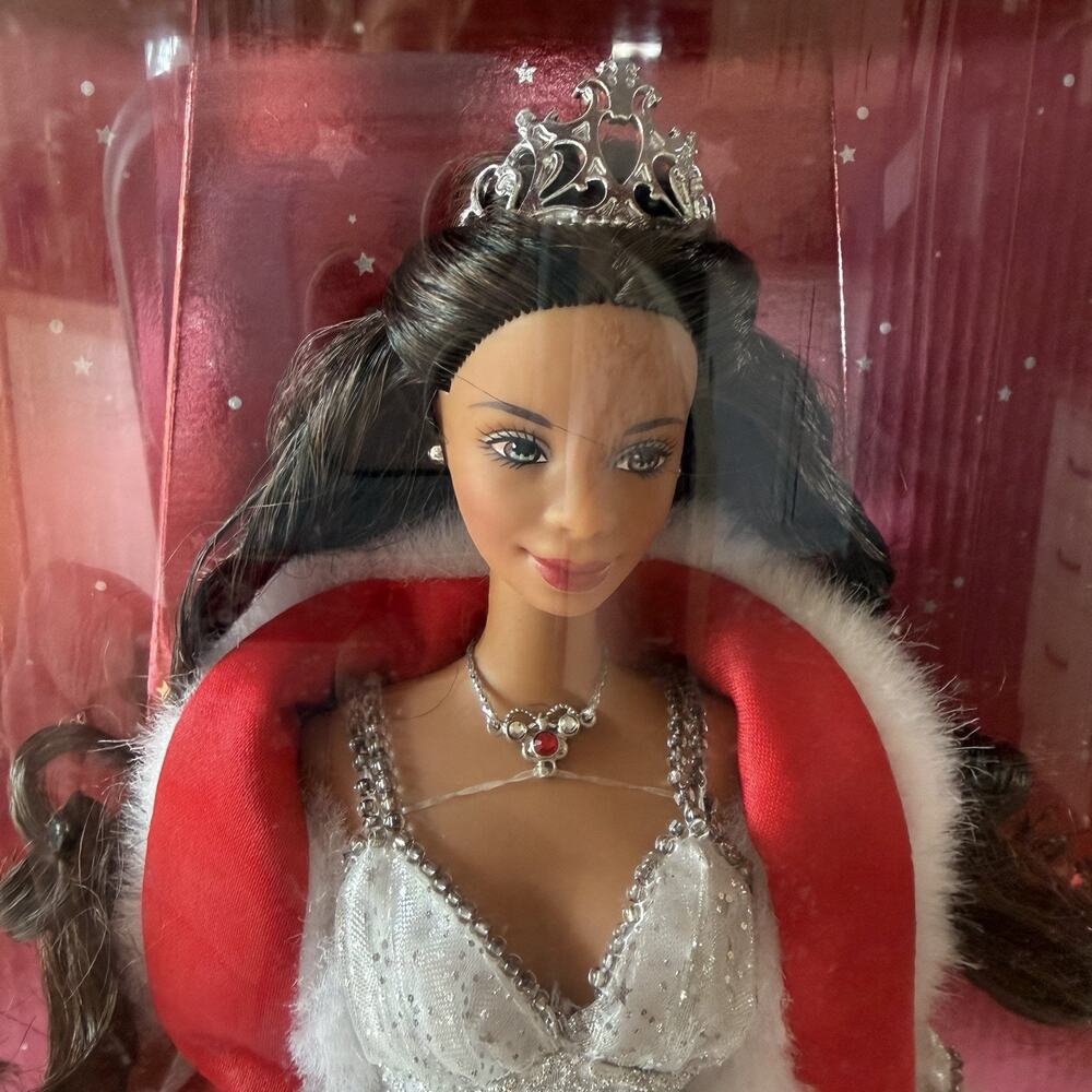 2001 Holiday Celebration Barbie Doll African American Special Edition Hallmark - Picture 2 of 6